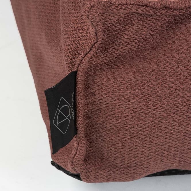 D&D Matratze Eden - maroon - 70x50x14cm 2